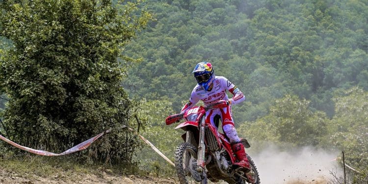 Andrea Verona e Josep García vitoriosos no EnduroGP da Roménia