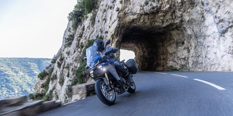 Yamaha Tracer 9 GT+ 2025: Mais tecnologia e visibilidade para o motociclista