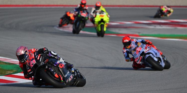 ‘O meu ídolo é o Valentino Rossi, mas nunca vi um piloto com mais talento que o Marc Márquez’ – Aleix Espargaró