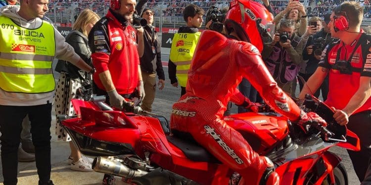 Marc Márquez bateu recorde com a nova Panigale V2