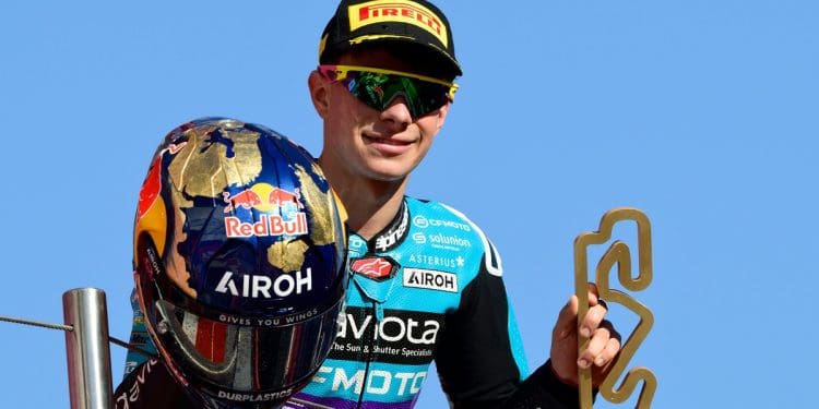 ‘É muito fácil tirar os pés do chão, ou mudar a forma de ser’ – David Alonso