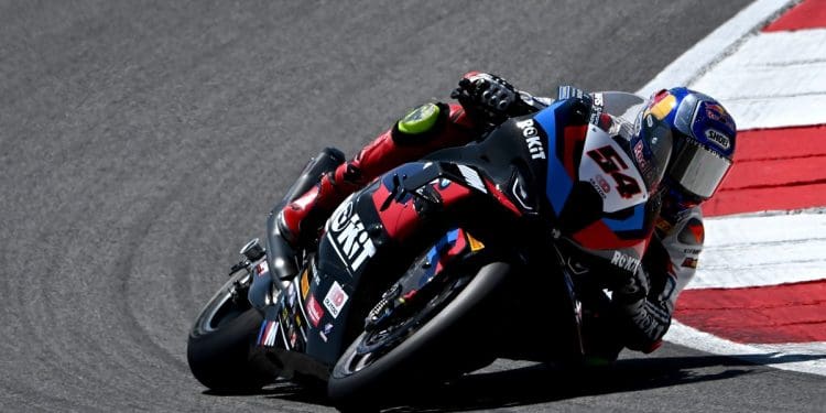 Toprak Razgatlioglu regressa às pistas em grande e lidera testes em Portimão