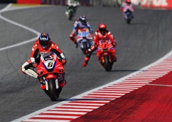 Honda a copiar a Ducati? Stefan Bradl esclarece: ‘Os engenheiros têm tentado copiar várias coisas, mas não está a funcionar completamente’
