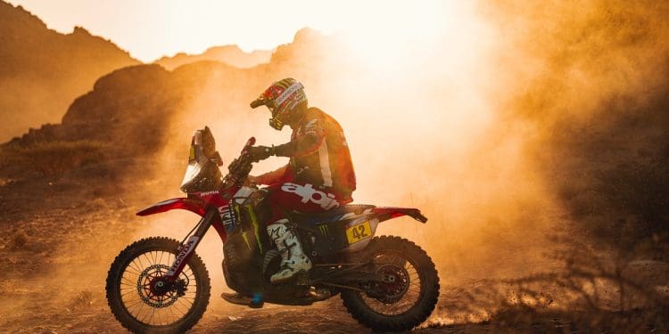 ‘Espero que exista mais areia no resto do Dakar’ – Adrien van Beveren