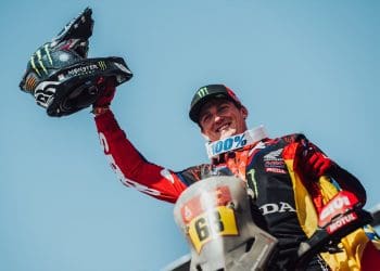 Tosha Schareina celebra segundo lugar no Dakar e sublinha: ‘Estou sedento por mais’
