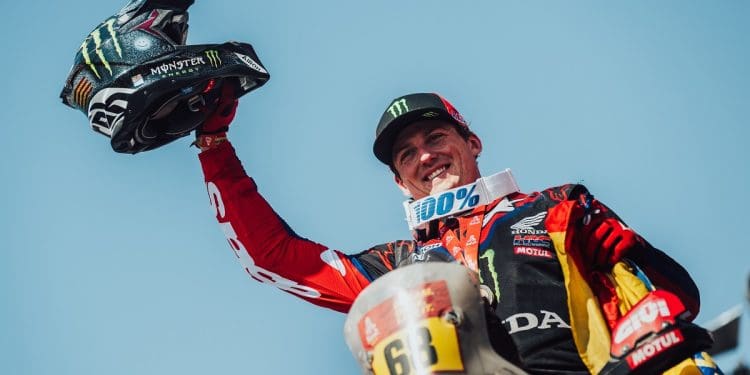 Tosha Schareina celebra segundo lugar no Dakar e sublinha: ‘Estou sedento por mais’