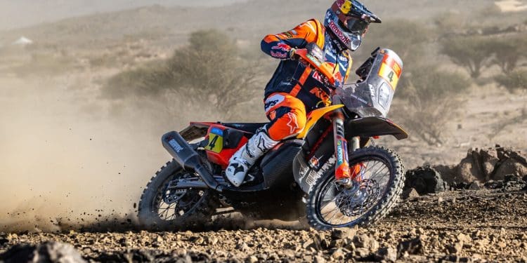 Daniel Sanders lidera etapa maratona do Dakar, com 413km percorridos; Rui Gonçalves é para já o melhor português, 24.º
