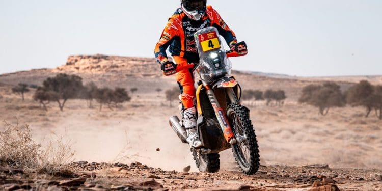 Problema com navegação, no final do dia «tramou» Daniel Sanders; Piloto foi penalizado e caiu para 12.º na etapa de hoje