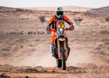 Luciano Benavides é o vencedor da etapa 5 do Dakar após penalização de Adrien van Beveren