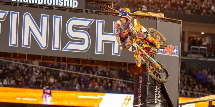 Chase Sexton começou época com vitória: ‘Trabalhámos muito, foi um caminho longo’