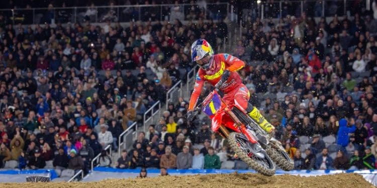 Jett Lawrence ‘muito feliz’ com segundo lugar no AMA 450SX  em San Diego: ‘Estou a sentir-me mais familiarizado com a moto’
