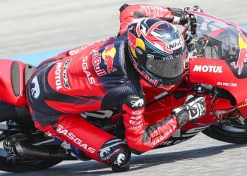 Jacob Roulstone sofreu grave acidente e fraturou vértebra