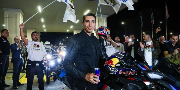 ‘O que Toprak Razgatlioglu fez foi fantástico; estou muito contente por ele’ – Joan Mir