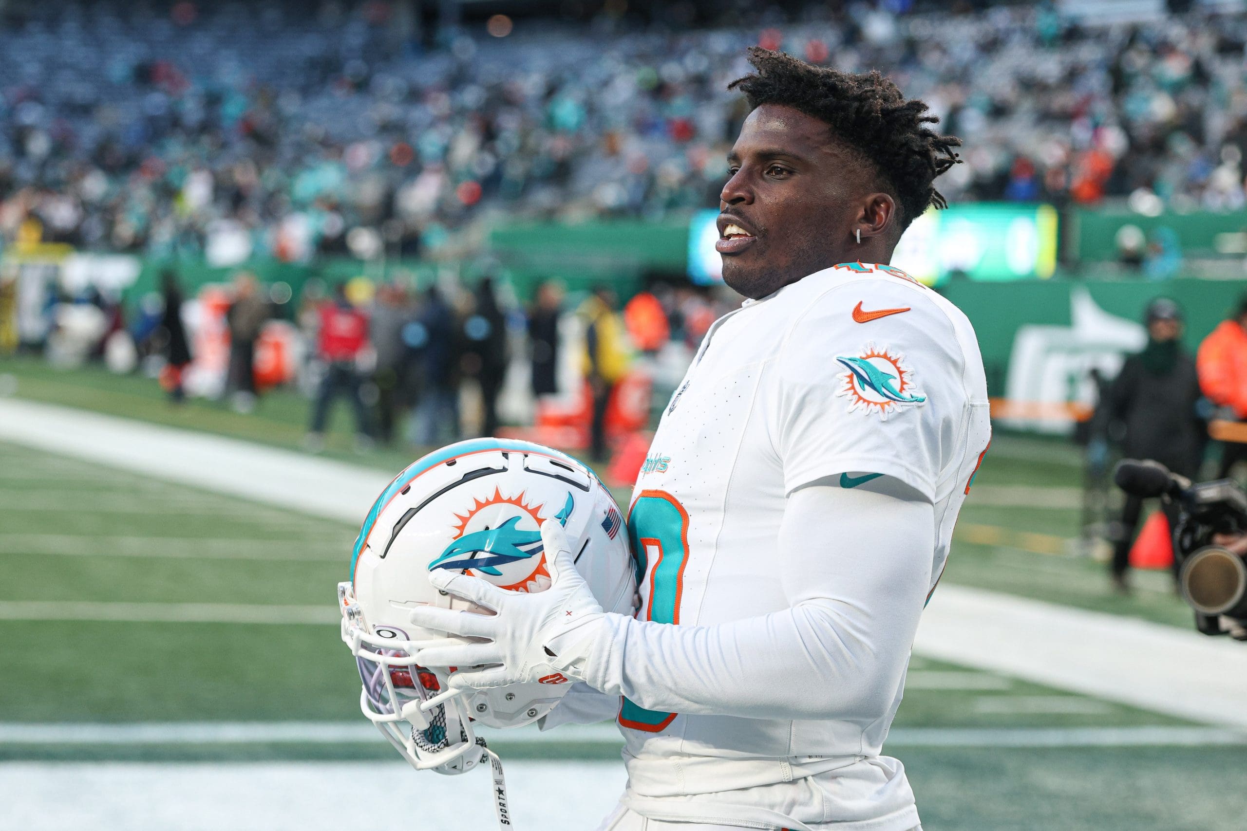 Tyreek Hill's Cryptic Comments Spark Trade Speculation After Dolphins'  Playoff Elimination - Motociclismo