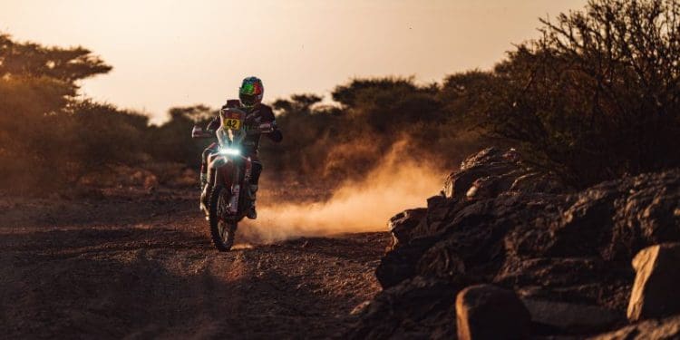 Adrien Van Beveren vencedor provisório da etapa 5 no Dakar, com Rui Gonçalves a ser 16.º