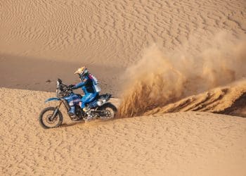 Alessandro Botturi «dispara» na frente da Africa Eco Race