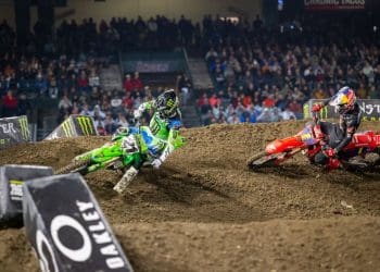 Jett Lawrence travou dura batalha com Jason Anderson em Anaheim 2: ‘Tive de ganhar coragem e atacar; Acho que ficámos os dois tremidos’