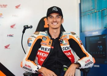 Luca Marini celebra vitória no primeiro dia dos 100km dei Campioni