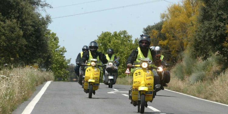 Primeira edição do Portugal de Lés-a-Lés Classic: Uma celebração das motos antigas