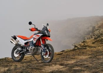 Vídeo: KTM 890 Adventure R: Excelência no off-road, cada vez mais avançada