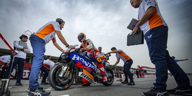 ‘O Luca Marini é muito analítico e não existem limites para ele, podia trabalhar 24 horas por dia por adora isto’ – Alberto Puig