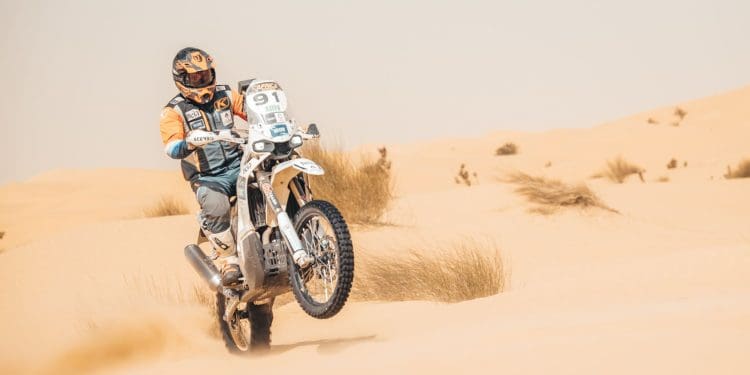 Surpreendente Kove 450 Rally Pro em bom plano no Africa Eco Race