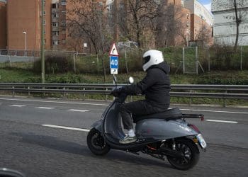 Velca inova na Calima S 2025 estreando ABS numa scooter elétrica