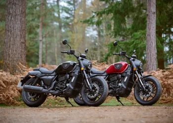 Conheça em detalhe a nova AJS Sedona 250: Uma cruiser para carta A2 (galeria)