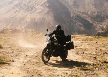 Royal Enfield Himalayan 750 vista a testar na Europa