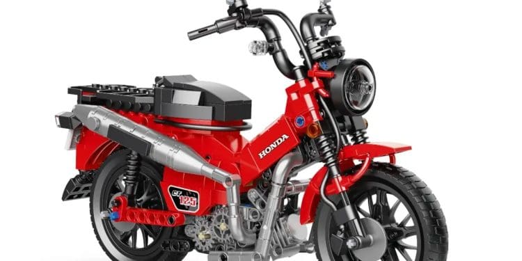 Honda Hunter Cub ganha versão em blocos com 523 peças