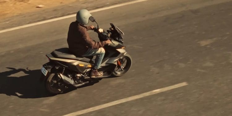 Vídeo: Hero Xoom 160 em ação, conheça esta scooter que está a causar furor