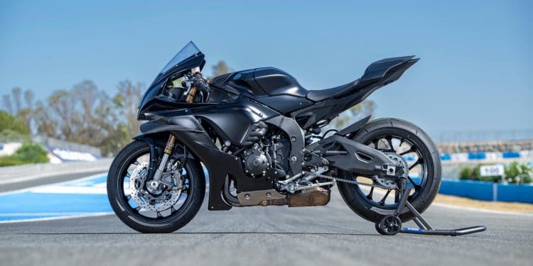 Yamaha R1 Race: A icónica superbike torna-se exclusiva para circuitos