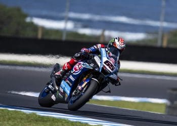 Jonathan Rea sofre múltiplas fraturas e falha início da época do WSBK
