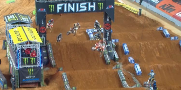 Vídeo: Resumo da Coroa Tripla do AMA 450 SX
