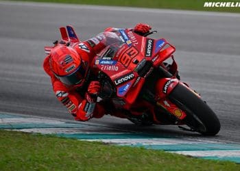 Ducati teve problema no motor, resolveu com calma, e Marc Márquez aplaudiu: ‘Percebo por que é que a Ducati tem a melhor moto da grelha’