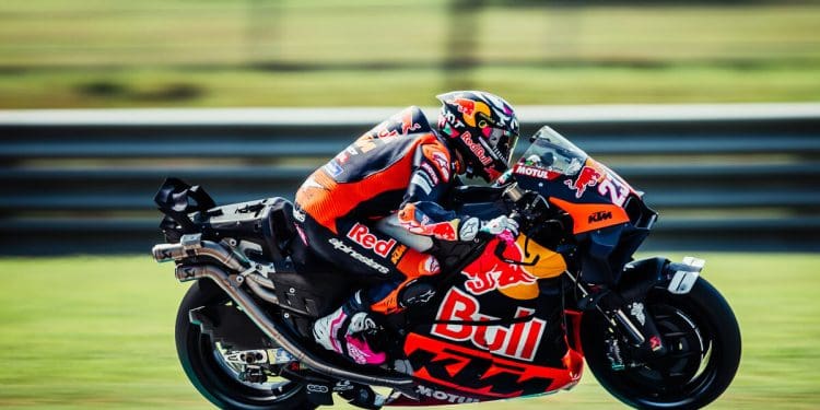 ‘Não progredi muito, mas sei em que área temos de melhorar; Na Tailândia será mais fácil trabalhar’ – Enea Bastianini