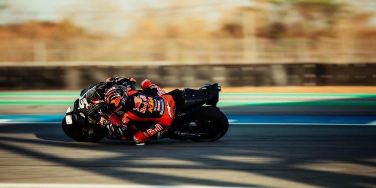 ‘Precisamos de insistir, continuar a melhorar e a adaptar-nos à moto’ – Maverick Viñales