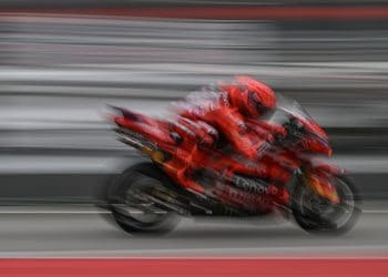 ‘O motor é um bocado mais suave; é um bom caráter para o piloto’ – Marc Márquez