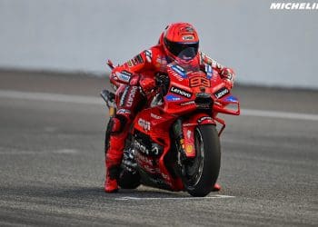 Davide Tardozzi revela ‘ponto forte’ de Bagnaia que é também prejudicial e não tem dúvidas: ‘Os fãs vão adorar o Márquez’