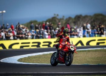 Vídeo: O melhor da recuperação de Álvaro Bautista em Phillip Island, de 11.º até ao segundo lugar