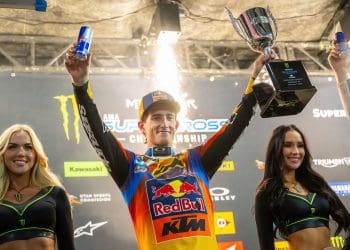 Chase Sexton brilha em Glendale e assume a liderança do AMA Supercross 450SX após primeira Tripla Coroa da época