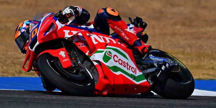 Carenagem da Honda a tocar no chão em determinantes momentos ‘muito bem calculada’, considera Luca Marini