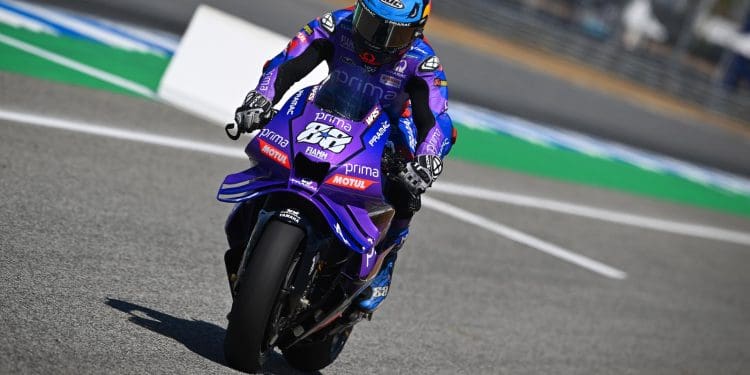 Miguel Oliveira aquém das expectativas terá de passar pela Q1 e faz 18.º tempo em Buriram