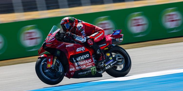 Francesco Bagnaia zangado e atónito com ‘erro enorme’ da direção de corrida