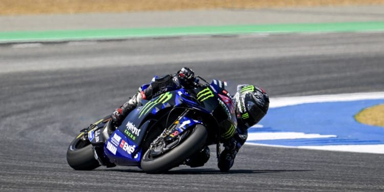 Álex Rins e moto da Yamaha com o motor V4: ‘É difícil, e como disse o Max Bartolini é um projeto imaturo’