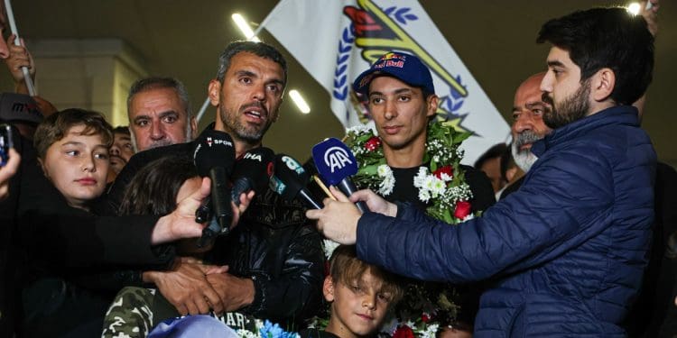 ‘Toprak Razgatlioglu no MotoGP? Tudo pode acontecer’ – Davide Tardozzi