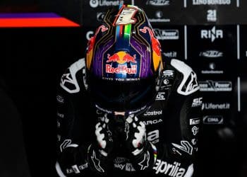 ‘O Jorge Martín arriscou muito cedo; não se podia abusar do pneu como ele abusou’– Óscar Haro