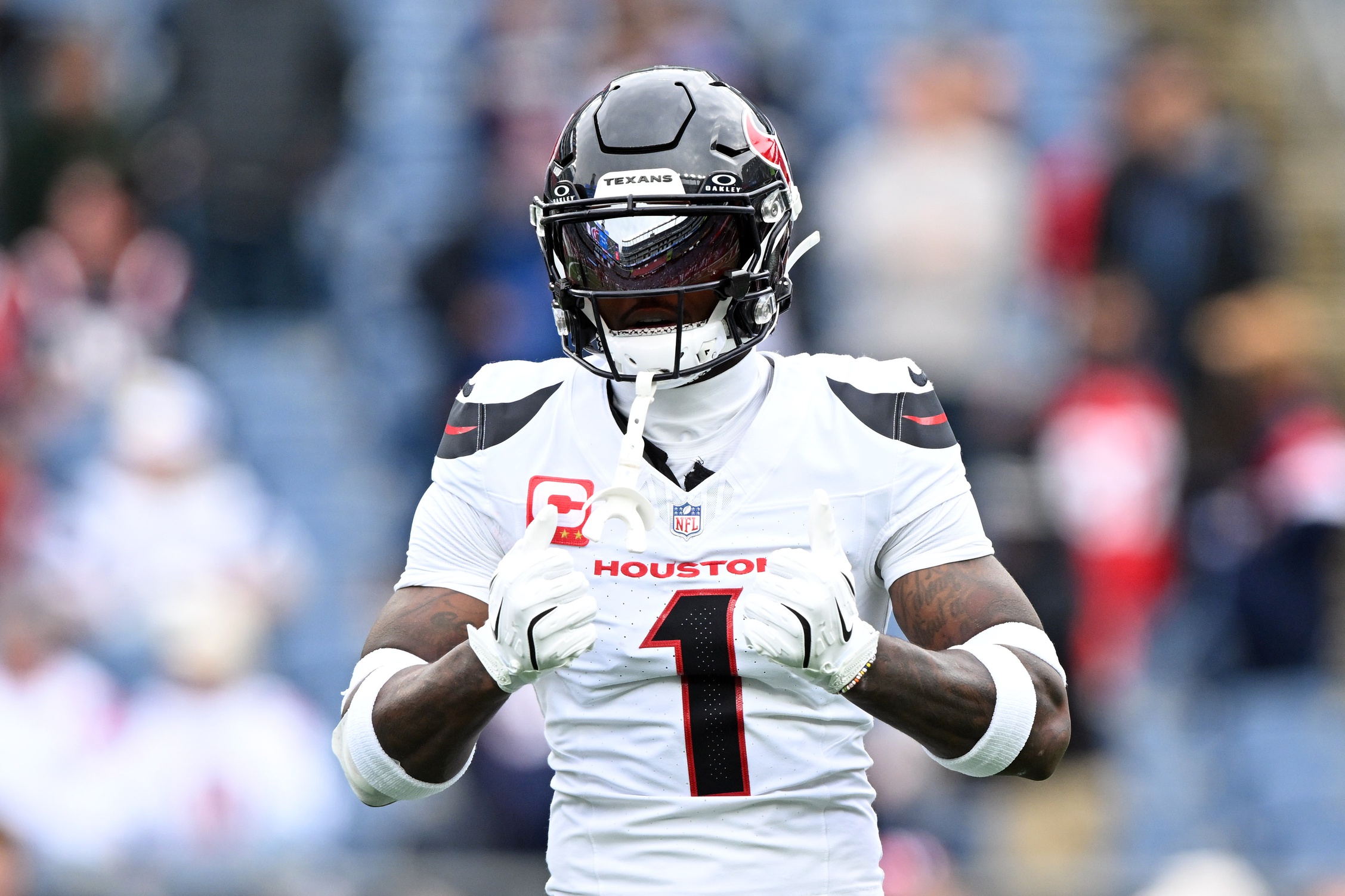 Riding on the wings of urgency, Houston Texans weigh the gamble of re-signing  Stefon Diggs, their cornerstone free agent - Motociclismo