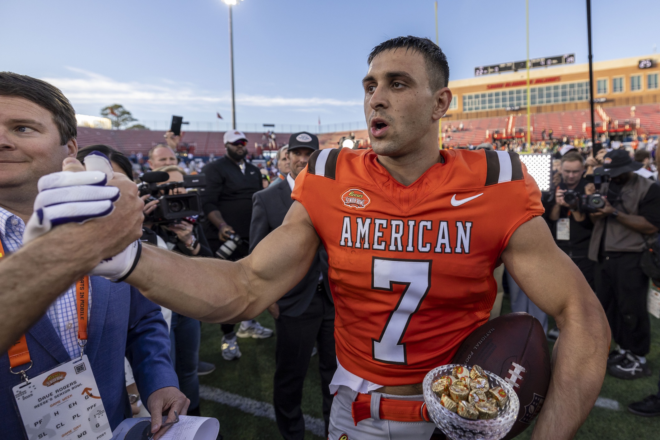 Unmasking the stars of the Senior Bowl ready to shine with Houston Texans  in the high-stakes NFL Draft of 2025 - Motociclismo