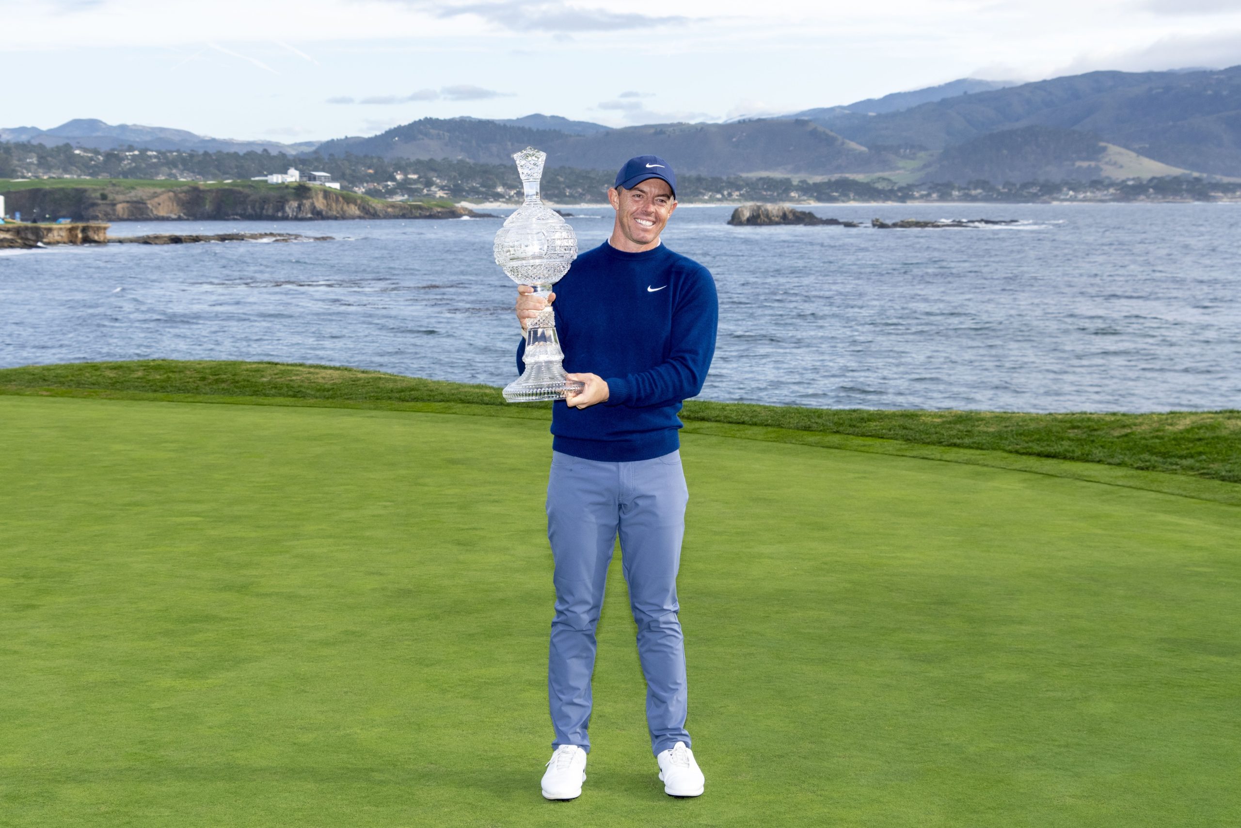Rory McIlroy kicks off 2025 with stirring victory at PGA Tour while